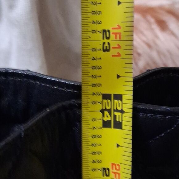 Authentic Vintage CHANEL Navy Blue Quilted Leather Bucket Bag - Picture 9 of 10